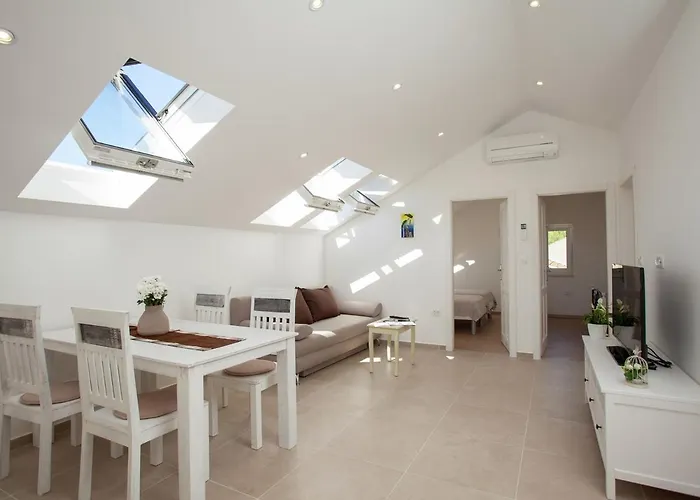 Luxury Lovely Maiden Near Vela Luka, Pool Villa Vela Luka