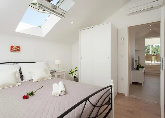 Luxury Lovely Maiden Near Vela Luka, Pool